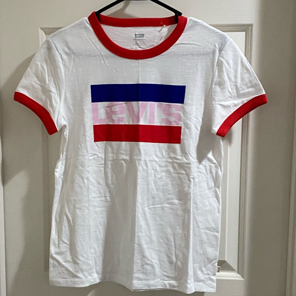 🍃Levi’s Women Perfect Tee